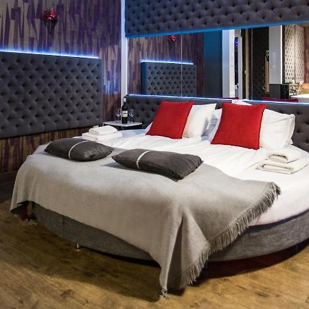 Yourplace Romantic Apartment With Private Patio Krakow Bagian luar foto