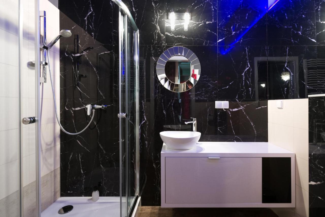 Yourplace Romantic Apartment With Private Patio Krakow Bagian luar foto